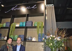 Marc Hegger met collega van Best Wool Carpet. Het bedrijf introduceerde het nieuwe label Monasch. Ze zijn gespecialiseerd in het ontwikkelen en vervaardigen van tapijt gemaakt van wol. 