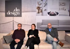 Arie van Eldik, Vera Schreuder en John Janssen van DN Design, dat een aantal nieuwe modellen showde ontworpen met designer Steven Schilte (o.a. Jan des Bouvrie en Machalke).