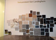 Van Landeghem presenteerde de nieuwe collectie natuurstenen op de wand.