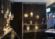 Ron van Domburg van Cerabeau ontwerpt en produceert keramische lampen met behulp van innovatieve 3D printtechnieken.
