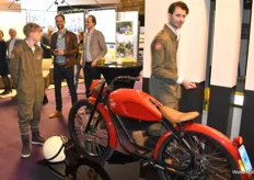Eysing was er ook, het nieuwe Nederlandse merk dat 100 procent elektrische retro e-mopeds verkoopt.