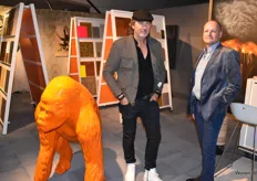 Hans Luiken van Dofine met Johan Vergoosen van Veracious Coatings & Projects. Zij ontwerpen en produceren met name luxe wandbekleding.