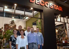 Decostar is al ruim 15 jaar importeur van actuele woondecoratie. Voor de stand staan v.l.n.r. Sandra Temmink, Michele Henderickx, Gijs van Utrecht, Roelof Gorter, Driekus Rakhorst en Jordan Leuverink.
