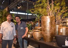 De broers Jorn & Elmer Slöetjes van HS Potterie, dat gericht is op de verkoop aan tuincentra, bloemisterijen en de home-deco markt. Haar afnemers bevinden zich vooral in Nederland, België en Duitsland.