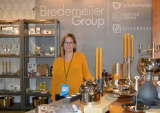 Chantal Kuipers in de stand van Bredemeijer Group, zij vertegenwoordigden op Spotlight de merken bredemeijer, Leopold Vienna en Zilverstad.