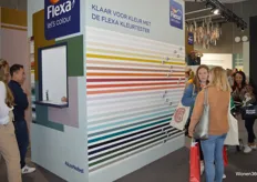 Flexa liet de bezoekers een kleur kiezen voor de kleurentester, die ze mee naar huis kregen.