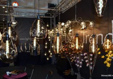 Light Trends importeert en produceert vele verschillende lampen. Een deel van de collectie werd tentoongesteld op meubelbeurs Brussel.