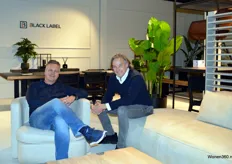 René Thuijs en Stefan Beek van Black Label. Het bedrijf uit Hillegom staat voor eenvoud in alles: 'Less is more'. Het moderne bedrijf probeert anders te denken, waardoor ze ook andere meubels kunnen aanbieden.