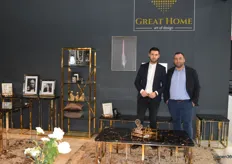 Goud en marmerlook behoren tot de nieuwe collectie meubelen en accessoires van Great Home vertelden Yasar (l) en Umit Citak.