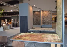 De carpetten van Carpet Creations, met vanachter het carpet met de ovale lijnen de nieuwste creatie van het vloerenbedrijf.