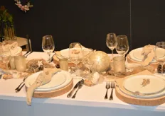 Bezoekers konden alvast in de kerstsferen komen met verschillende soorten tafelschikking.