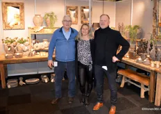 Willy, Miranda en Theo van het bedrijf Glas & gifts, met winkels in Emmen en Enschede.