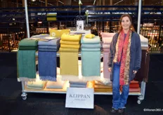 Liesbeth Tiemens van Klippan met haar Zweedse dekens en plaids.