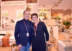 Directeur Serge Jutte van Rivièra Maison, dat de de nieuwe Spring Summer 2020 Collection showde, met traiteur Saskia van Haaster die ervoor zorgde dat bezoekers niets te kort kwamen.
