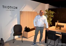 Salesmanager Philip Thuys van Theuns, dat ook het merk Thothem voert. Pas vorige week dinsdag nam de meubelfabriek uit Essen het besluit om in Beusichem een showroom te betrekken.