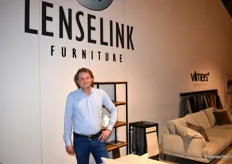 Eigenaar Arend Teerink van Lenselink Furniture. "De stemming is positief", omschrijft hij de sfeer in Beusichem.