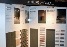 Een kijkje in de stand van Mirco by Gavra uit Geel, dat uitsluitend tegels met een klein formaat toonde. De collectie van de Italiaanse fabrikant bestaat uit 5 formaten, 13 kleuren en 2 uitvoeringen.