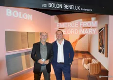De heren Harm Bron (links) en Willem-Jan Vereggen van Bolon waren goed gehumeurd tijdens de tiende editie van A@W Kortrijk. De twee toonden de nieuwe collecties Flooring Emerge en Bolon R - Emerge.