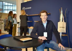 Eigenaar Olivier Stévenar van Cruso, een Belgische meubelfabrikant dat warme en speelse meubels van internationaal bekende ontwerpers aanbiedt.