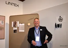 Exportmanager Anders Abelin van het Zweedse familiebedrijf Lintex promootte whiteboards en glassboards, aangevuld met prikborden, kantoorschermen en geluidsabsorbers.