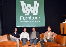 Niels Lip, Arnold Bruisman, Thijs van der Weide en Rik van der Weide van W en W Furniture | Wildeboer & van der Weide. Onder andere de nieuwe ronde Sofa Chair viel goed in de smaak bij de bezoekers.