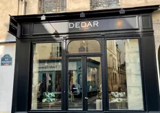 Dedar, opgericht in 1976, is een door een familie gerund stoffenhuis dat een persoonlijke stijl uitdrukt met zijn hypermoderne eigentijdse collecties.