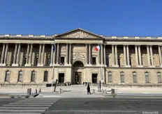 Entree van Louvre-colonnade. Dit is de meest oostelijke gevel van het Palais du Louvre in Parijs.